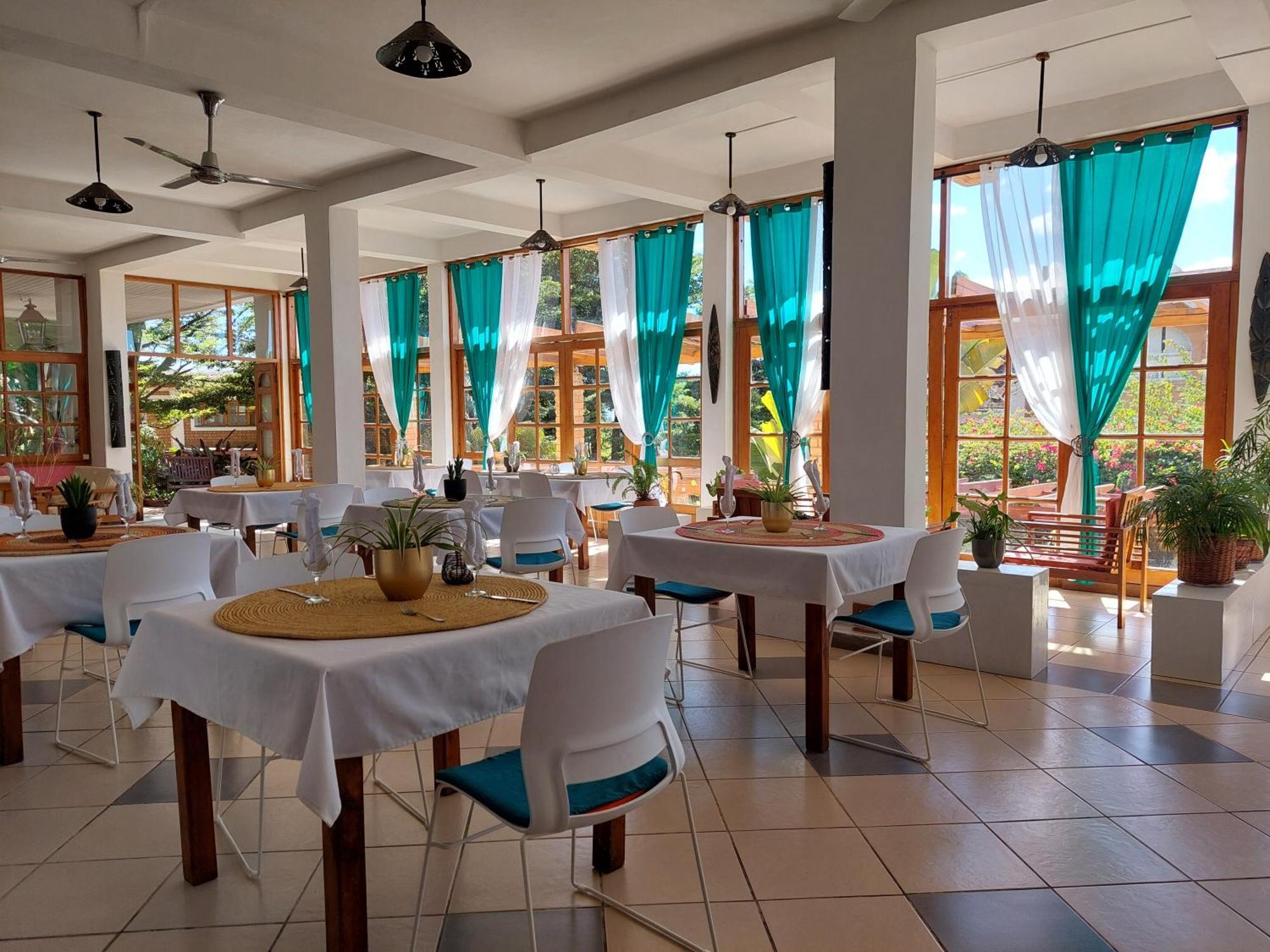 Island Continent Hotel Ivato  Εξωτερικό φωτογραφία
